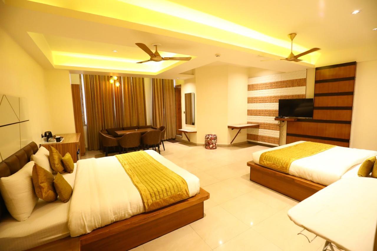 Hotel Grand Kailash,Kotdwara ภายนอก รูปภาพ