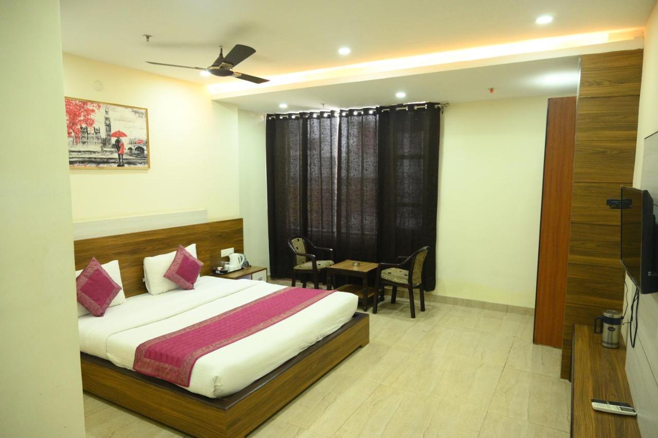 Hotel Grand Kailash,Kotdwara ภายนอก รูปภาพ
