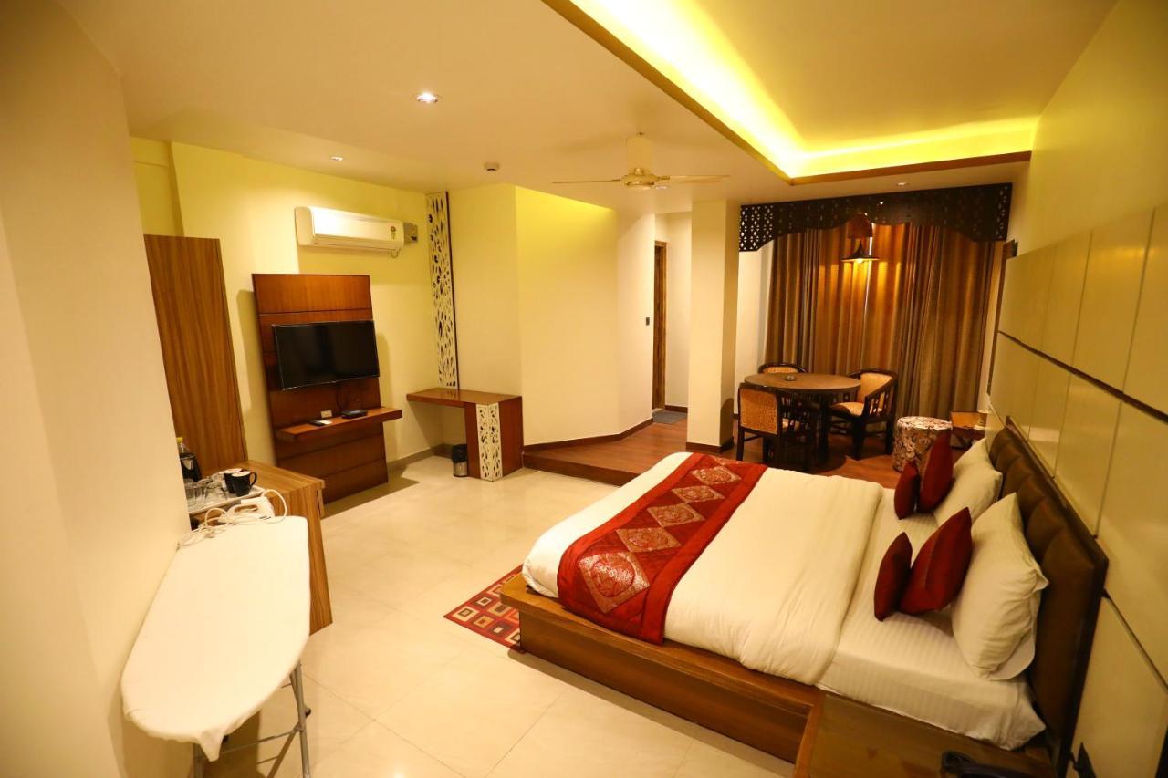 Hotel Grand Kailash,Kotdwara ภายนอก รูปภาพ