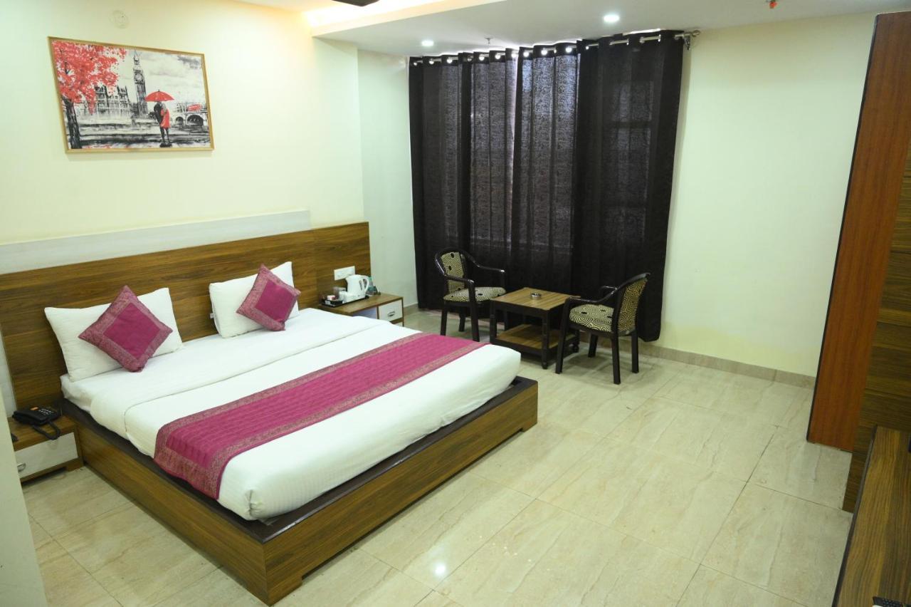 Hotel Grand Kailash,Kotdwara ภายนอก รูปภาพ