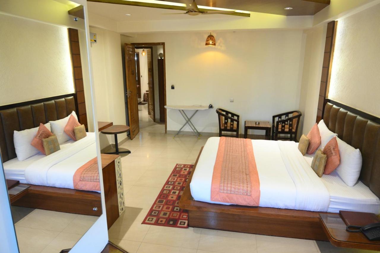 Hotel Grand Kailash,Kotdwara ภายนอก รูปภาพ